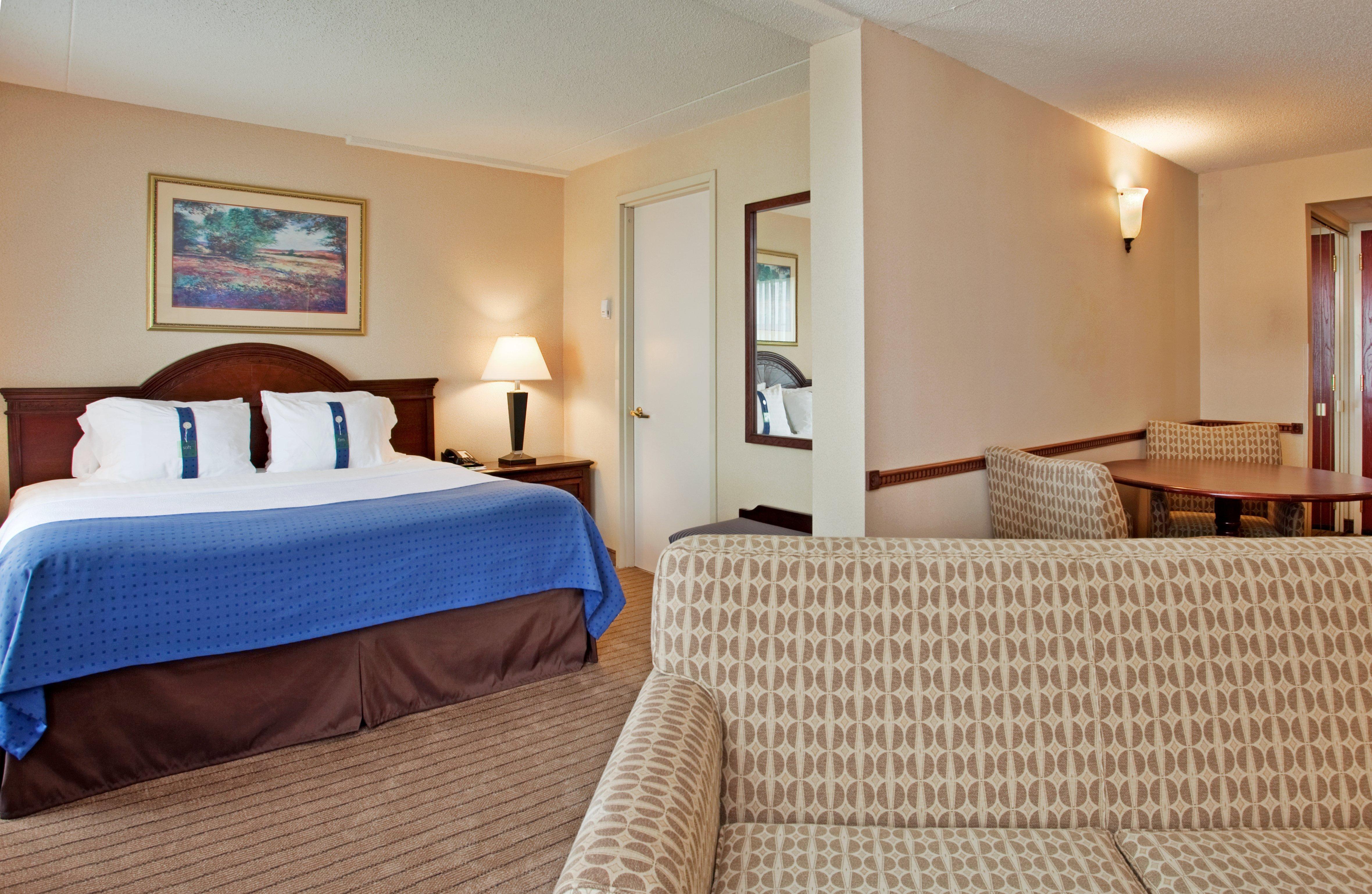 Holiday Inn Hotel & Suites Overland Park-Convention Center By Ihg Екстериор снимка
