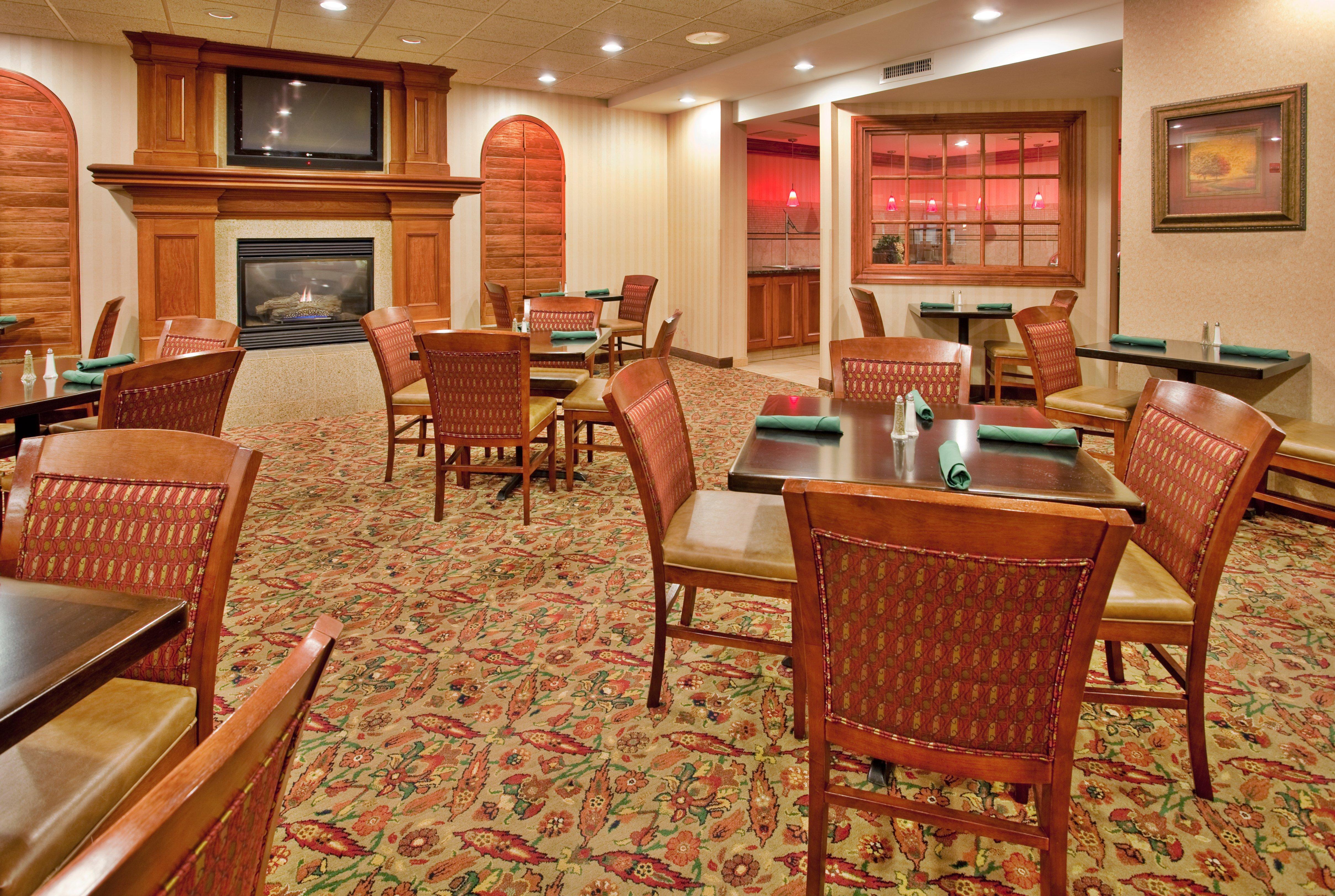 Holiday Inn Hotel & Suites Overland Park-Convention Center By Ihg Екстериор снимка