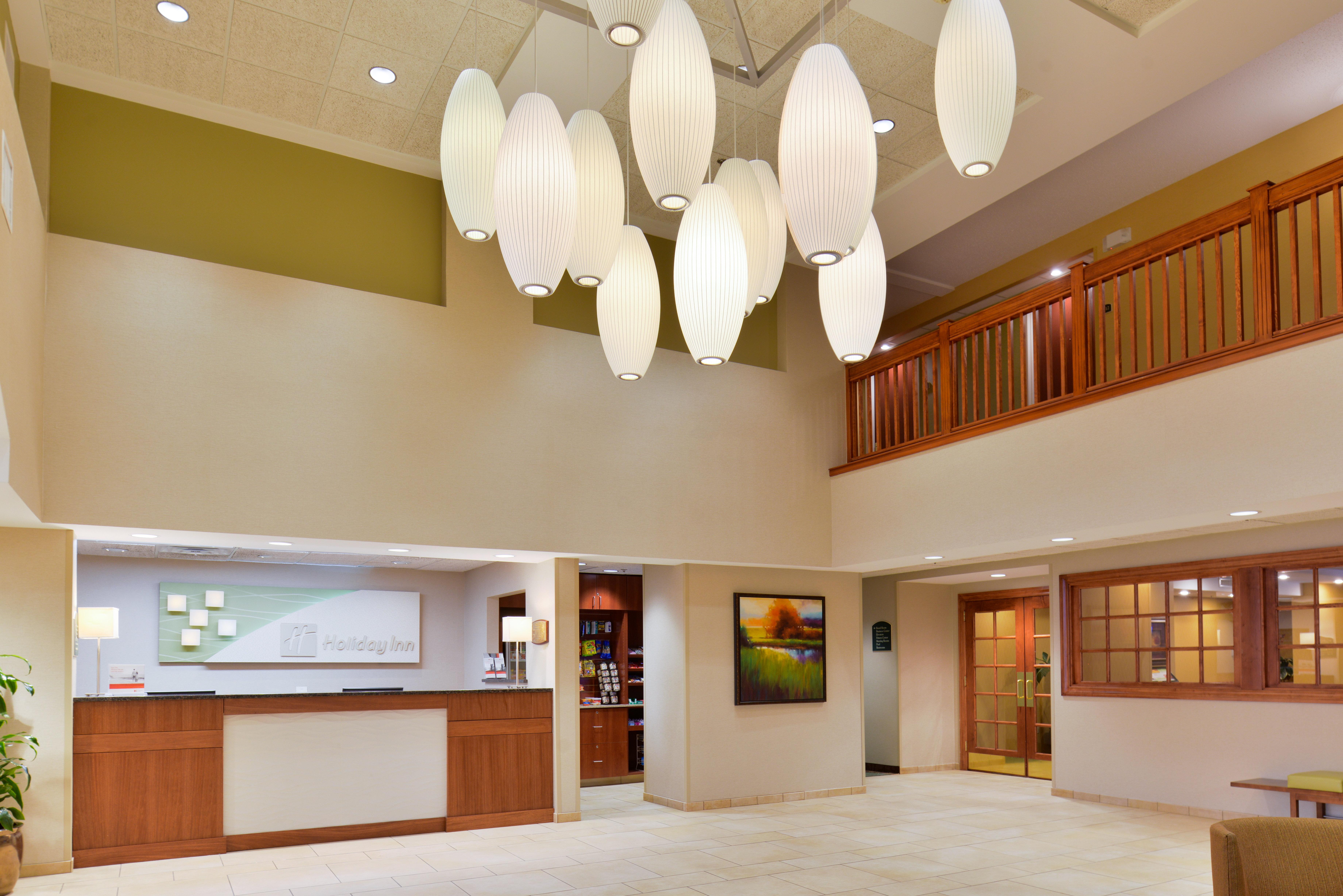 Holiday Inn Hotel & Suites Overland Park-Convention Center By Ihg Екстериор снимка