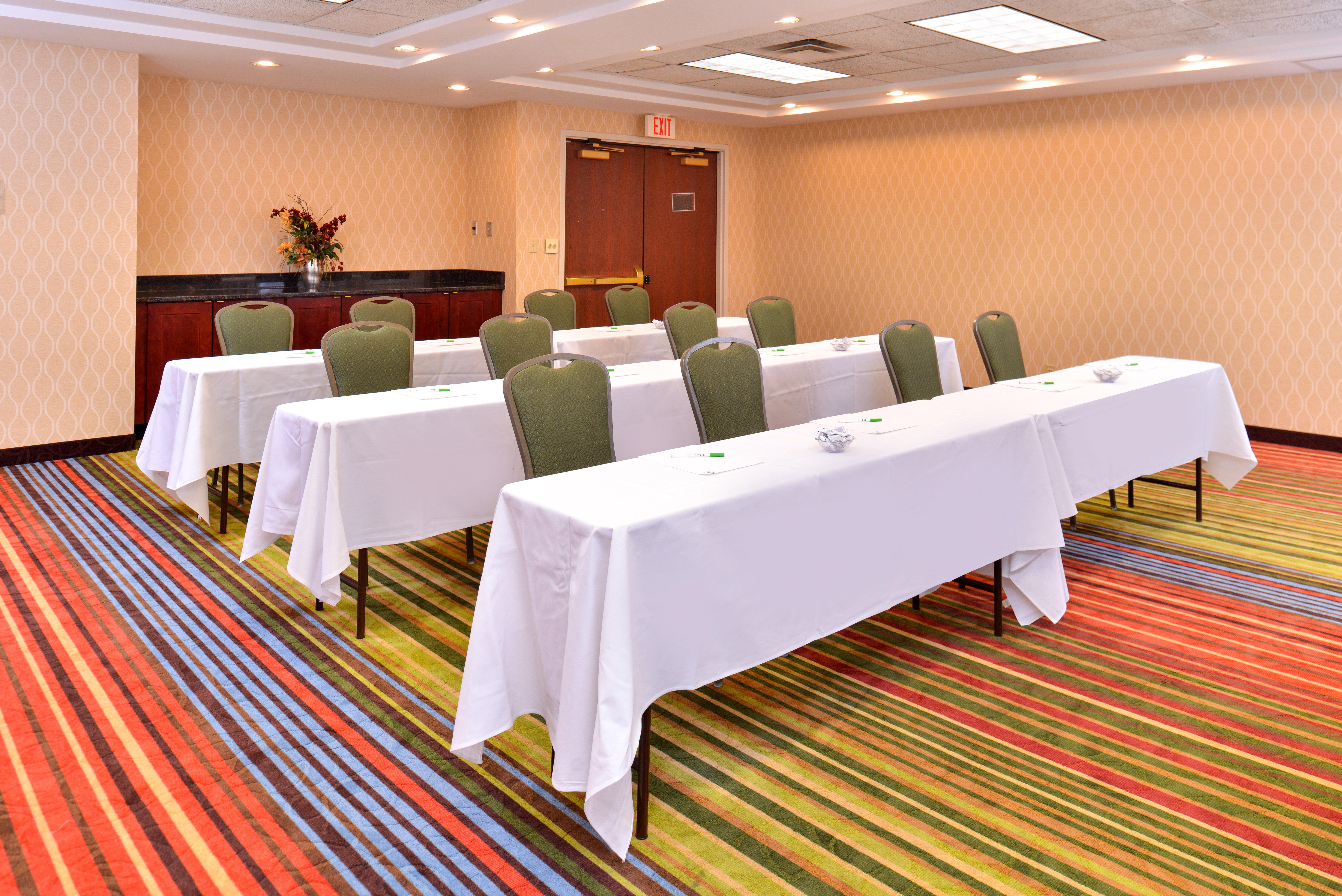 Holiday Inn Hotel & Suites Overland Park-Convention Center By Ihg Екстериор снимка