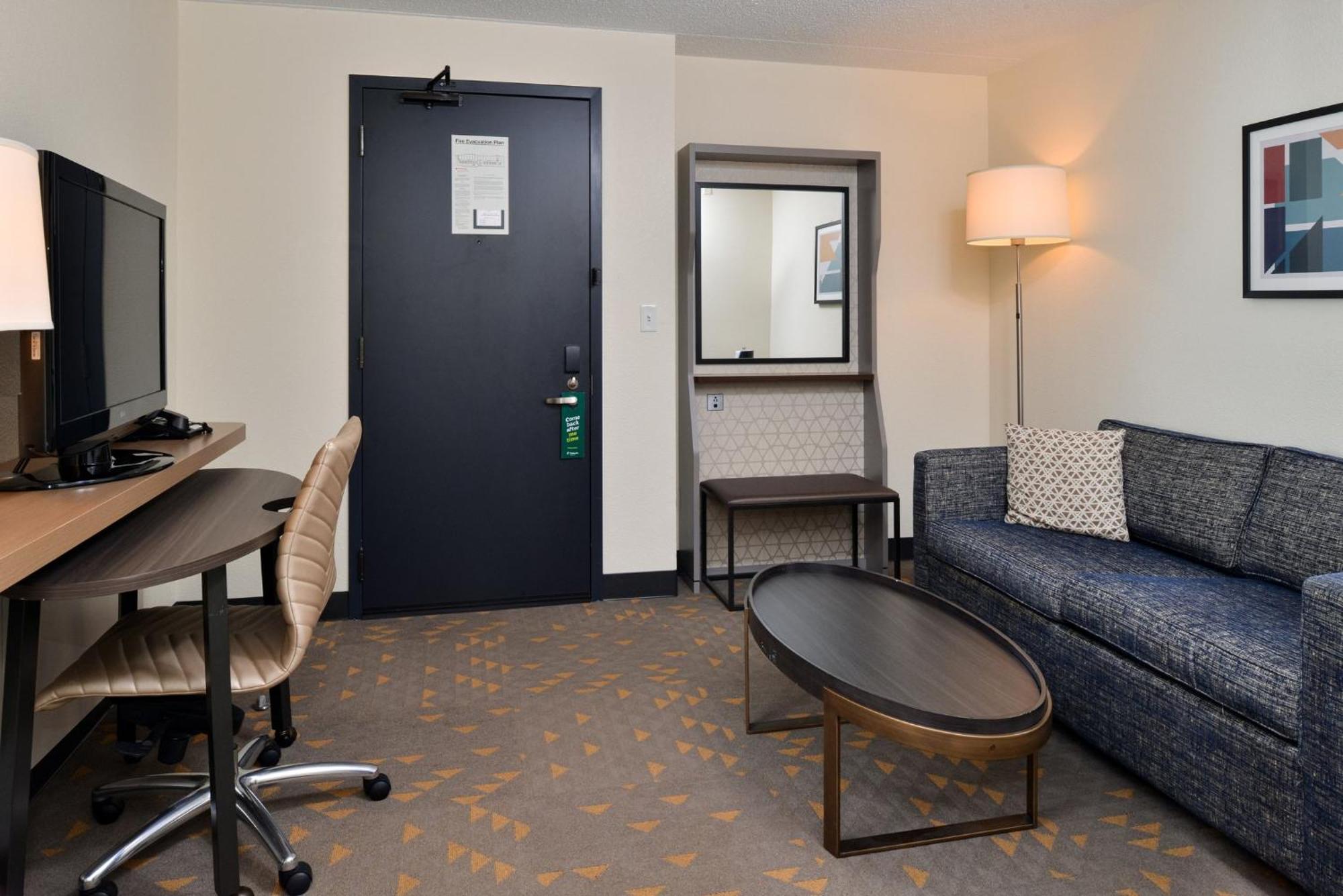 Holiday Inn Hotel & Suites Overland Park-Convention Center By Ihg Екстериор снимка